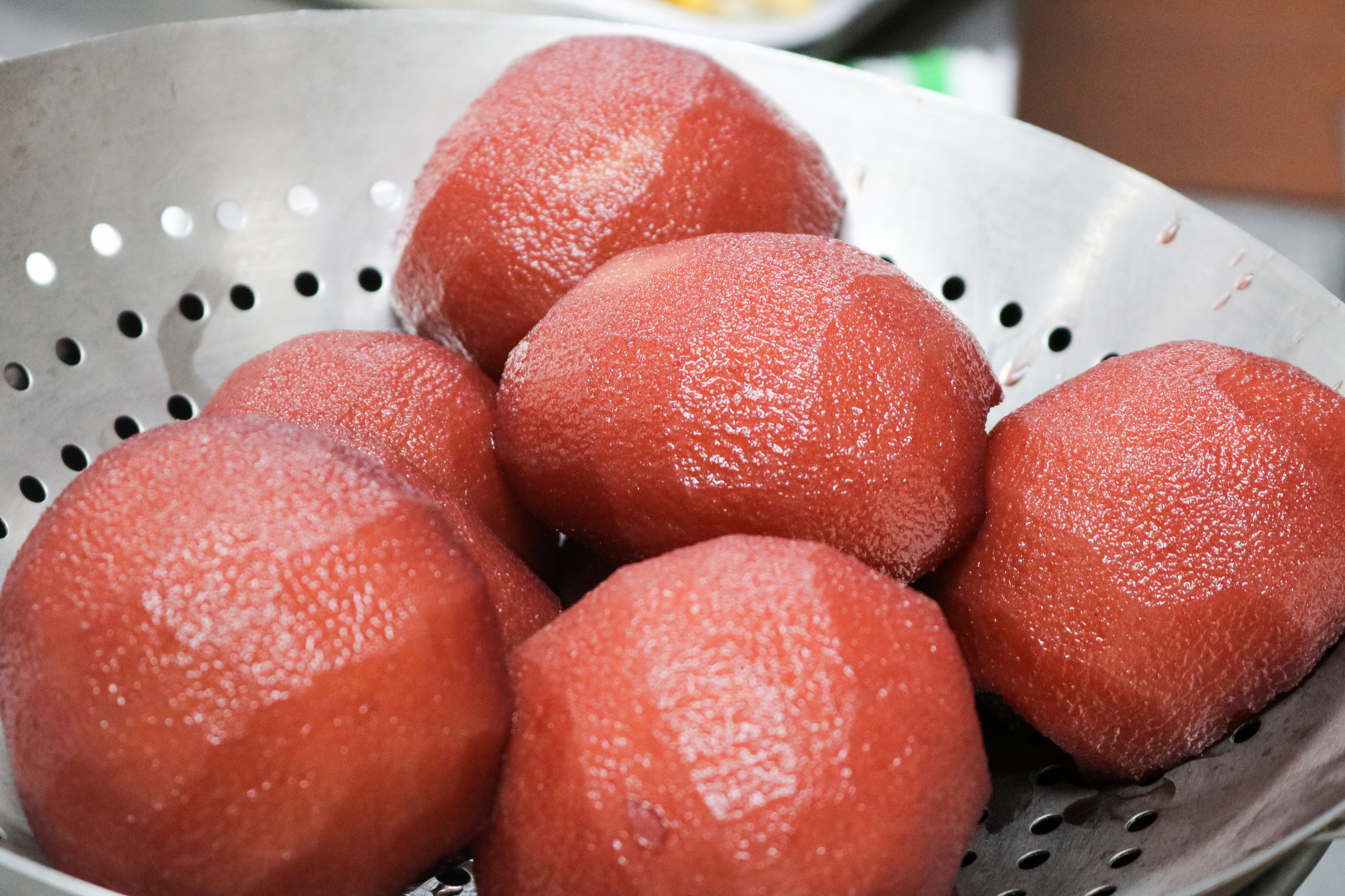 1663222478563209.jpg 攝圖網(wǎng)_500829135_banner_剛盛出來的紅酒燉梨(企業(yè)商用).jpg